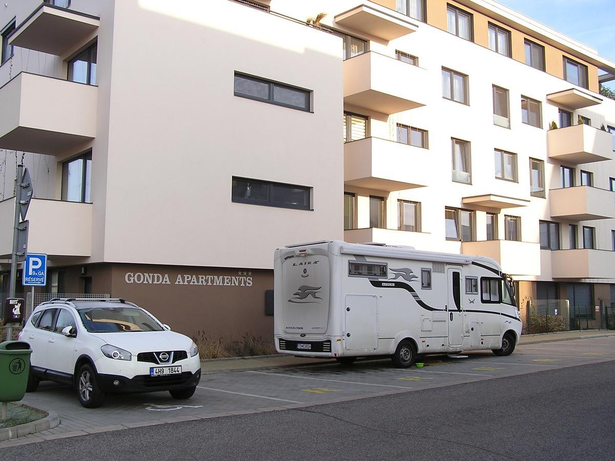 Gonda Apartments Hradec Králové Exterior foto